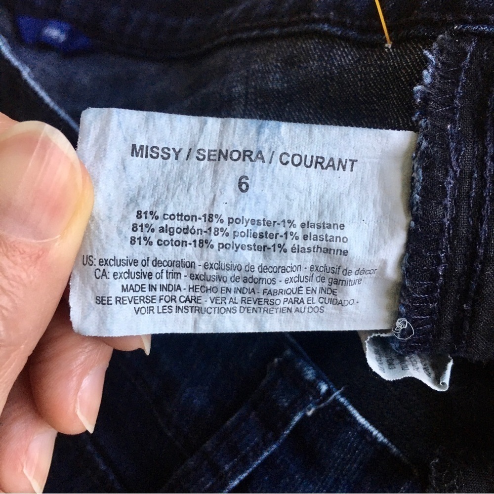 Bandolino Mid Rise Riley Bermuda Jean Shorts, Blue Denim, Size 6 - Picture 10 of 17